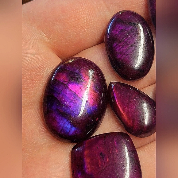 ✨️ 1pcs. Purple Labradorite Flatback Crystal Polished Shape Purple Flash ✨️ - Picture 1 of 7